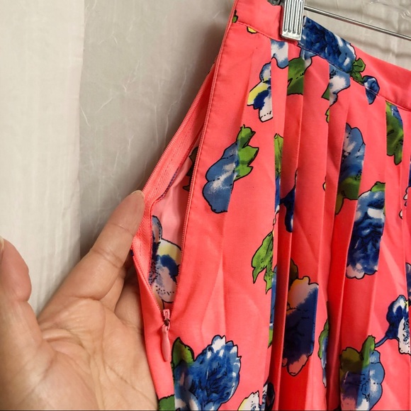 Asos Pleated Midi Skirt in Floral Print - Picture 8 of 10